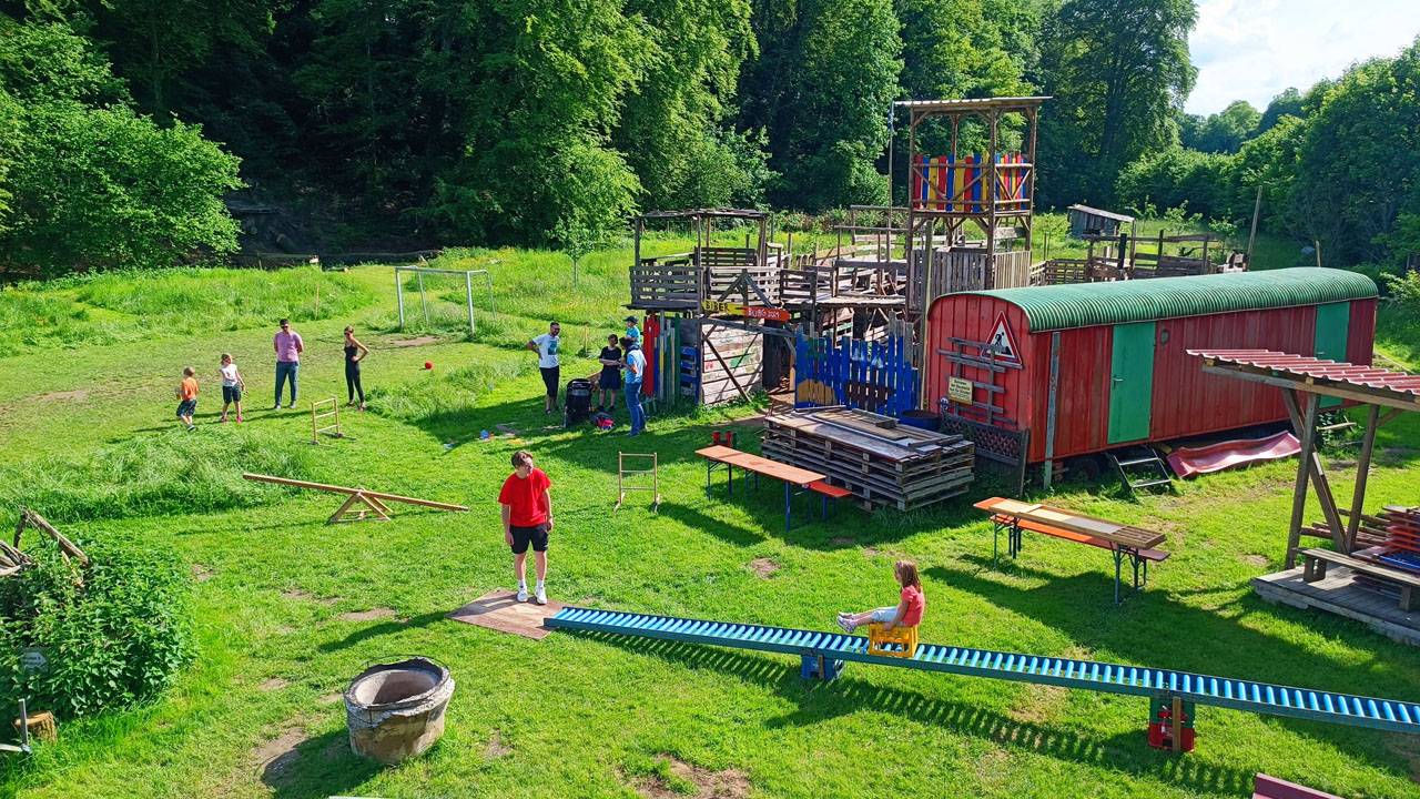 Jugendaktiv - Biberach an der Riss | Herbstfest auf dem Abenteuerspielplatz