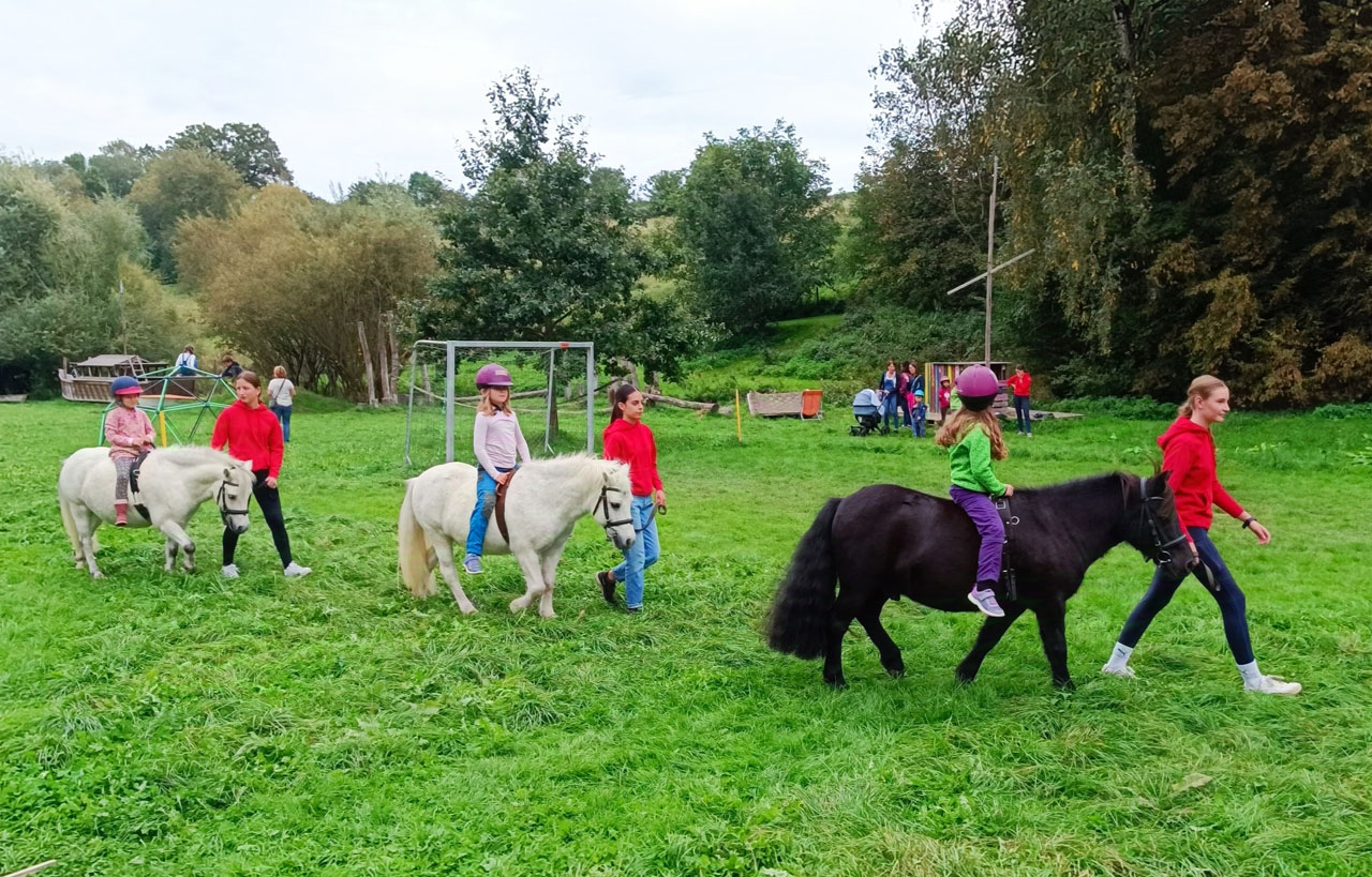 Jugendaktiv - Biberach an der Riss | Herbstfest auf dem Abenteuerspielplatz